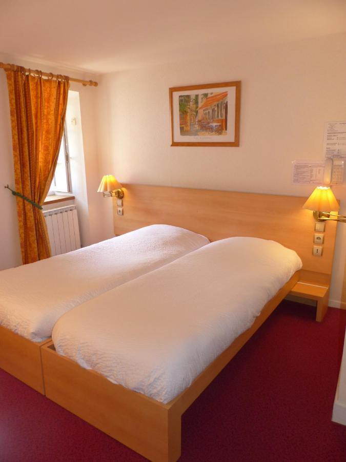Hotel Logis Auberge De L'Isard Saint-Lary  Bagian luar foto