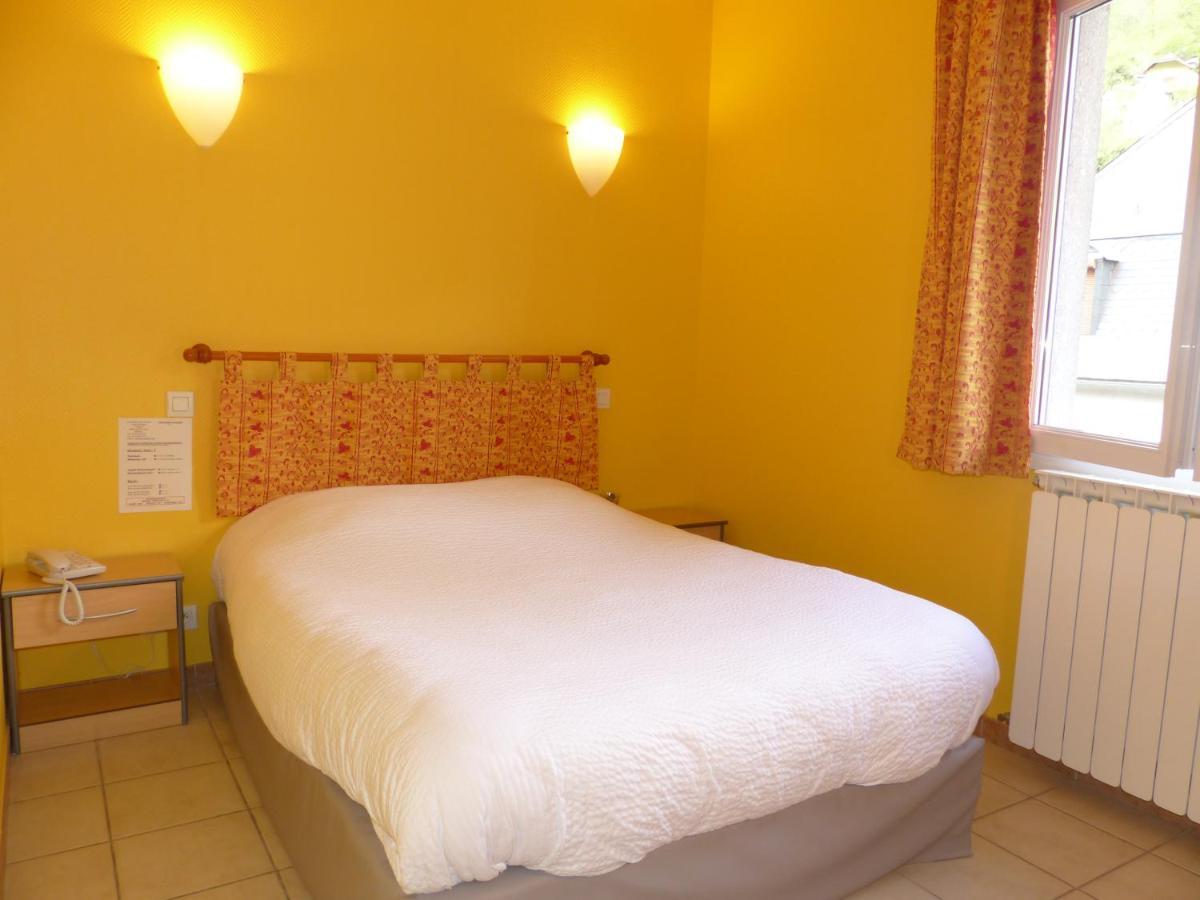 Hotel Logis Auberge De L'Isard Saint-Lary  Bagian luar foto