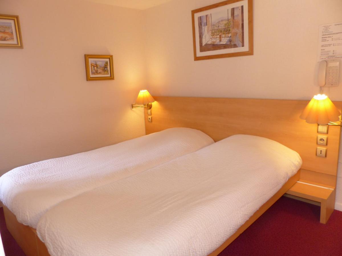Hotel Logis Auberge De L'Isard Saint-Lary  Bagian luar foto