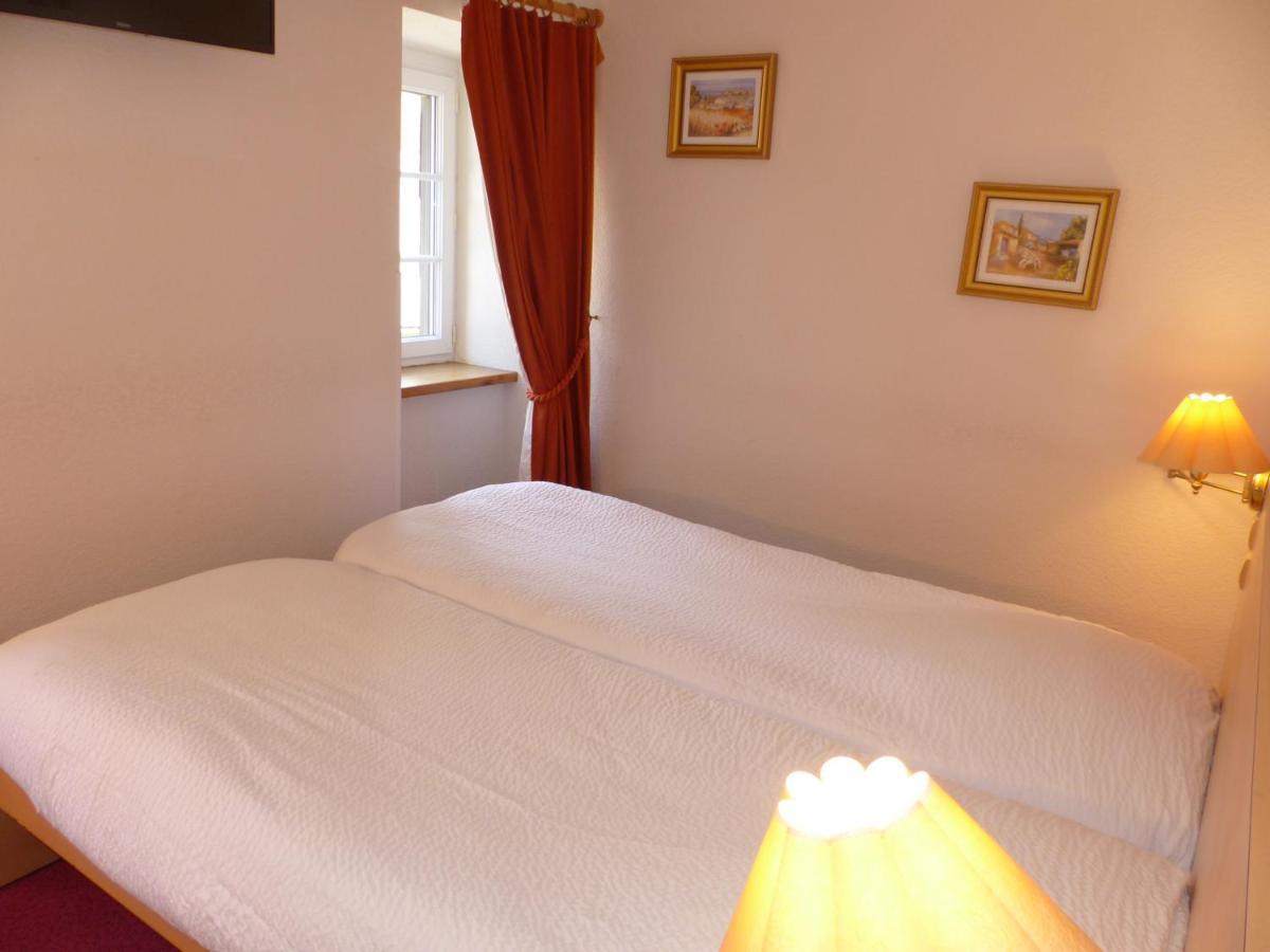Hotel Logis Auberge De L'Isard Saint-Lary  Bagian luar foto