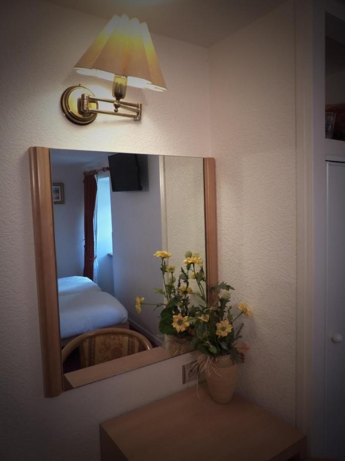 Hotel Logis Auberge De L'Isard Saint-Lary  Bagian luar foto