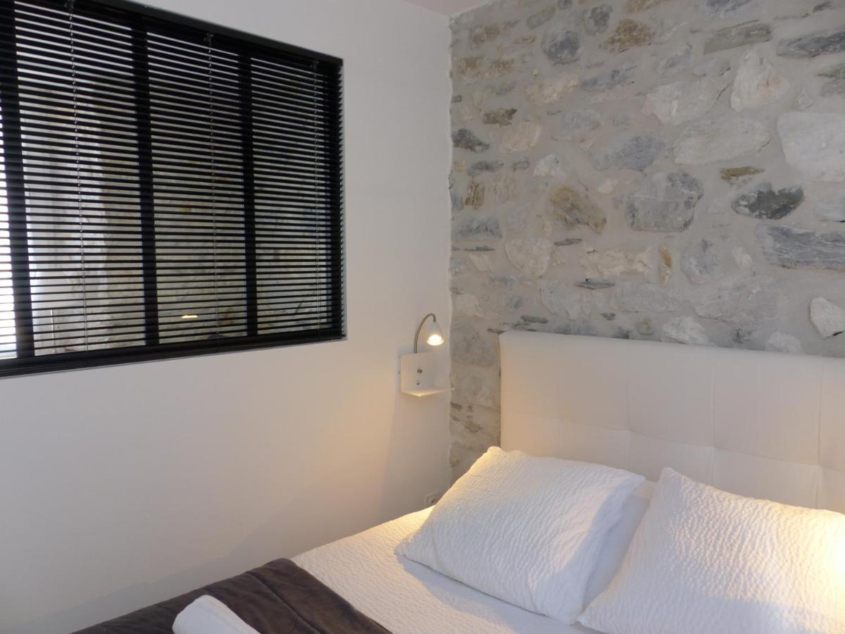 Hotel Logis Auberge De L'Isard Saint-Lary  Bagian luar foto