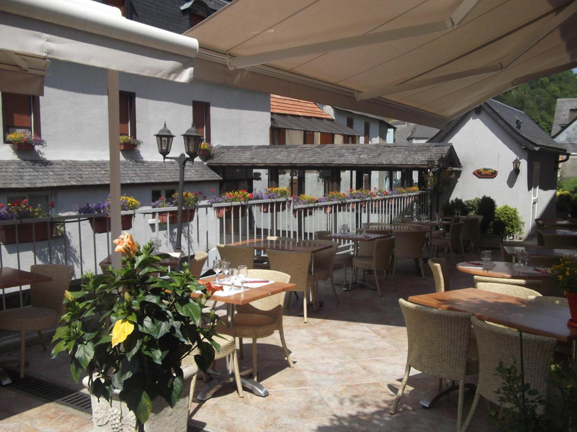 Hotel Logis Auberge De L'Isard Saint-Lary  Bagian luar foto